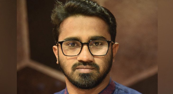 অল্পের জন্য প্রাণে বাঁচলেন রাশেদ খান